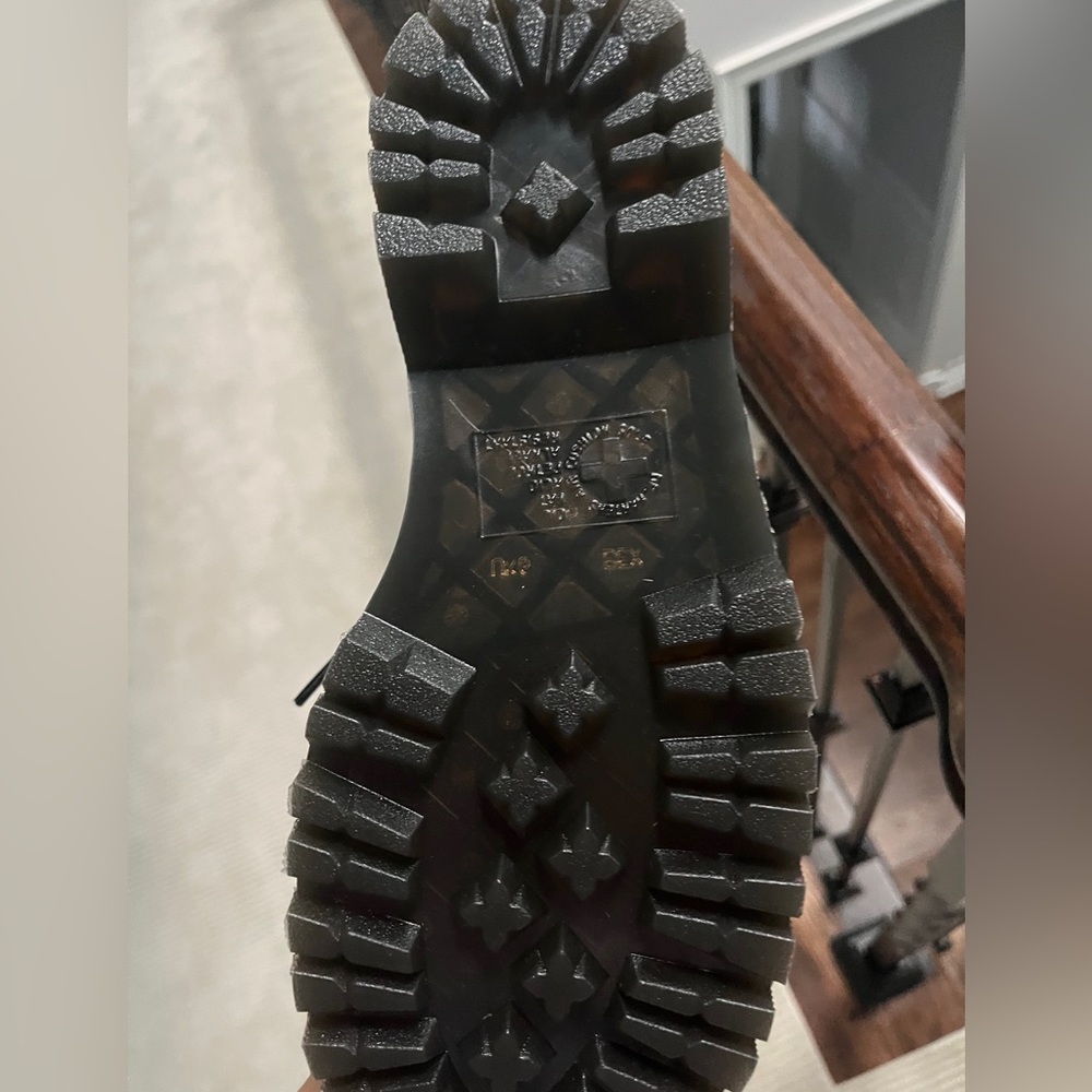 Doc Martens platform boot - Picture 2 of 4